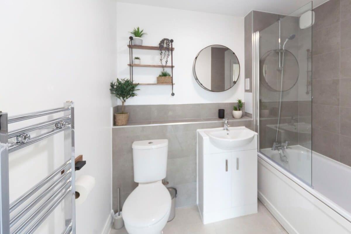 Contemporary 1 Bedroom Apartment In Ashford Ashford  Extérieur photo